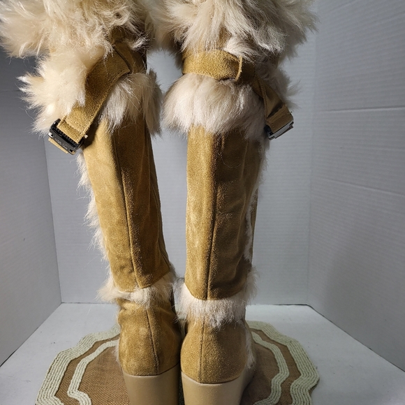 Beautiful Coach Wedge Boots sz.10 - Picture 5 of 9